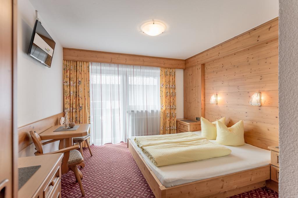 Ferienhaus Apart Sonnzeit Sölden Oda fotoğraf