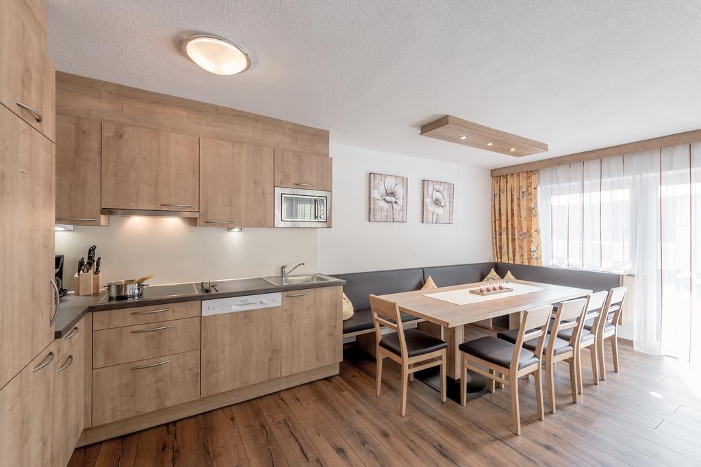 Ferienhaus Apart Sonnzeit Sölden Oda fotoğraf